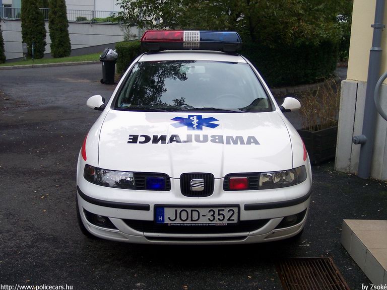Seat Leon, Sopron, orvosi ügyelet, fotó: Zsoké
Keywords: mentő magyar Magyarország mentőautó JOD-352