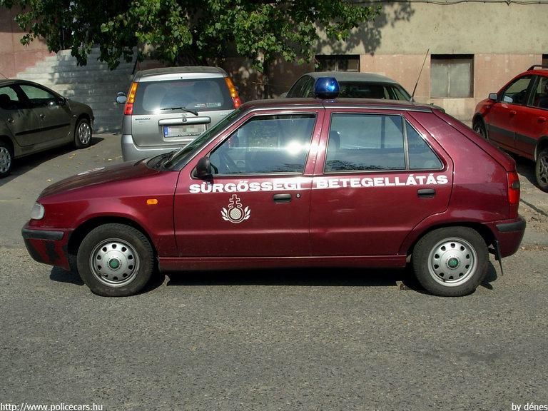 Skoda Felicia, Budai Irgalmasrendi Kórház, fotó: dénes
Keywords: mentő magyar Magyarország mentőautó HWG-969