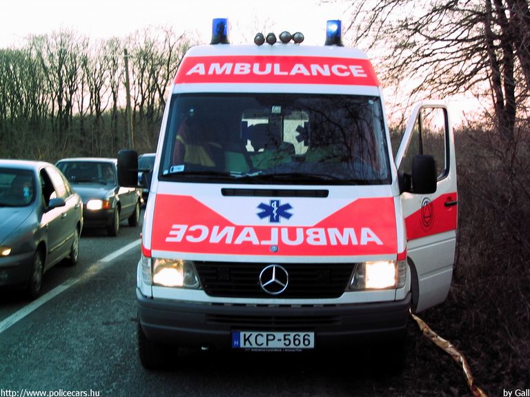 Mercedes-Benz Sprinter, Pécs, Galenus Mentõszolgálat, fotó: Gall
Keywords: mentő magyar Magyarország mentőautó KCP-566