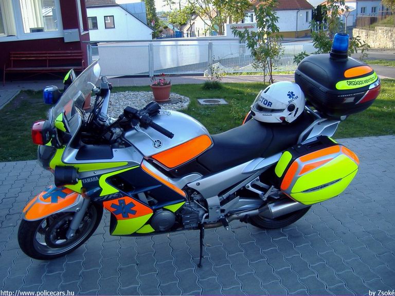 Yamaha, Országos Mentõszolgálat, fotó: Zsoké
Keywords: OMSZ mentő magyar magyarország mentőautó mentőmotor