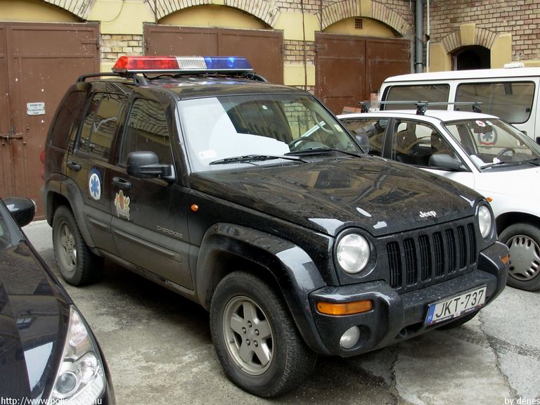 Jeep Cherokee, Budapest, orvosi ügyelet, fotó: dénes
Keywords: mentő magyar Magyarország mentőautó JKT-737