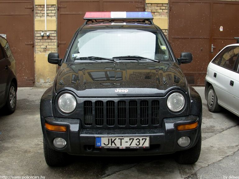Jeep Cherokee, Budapest, orvosi ügyelet, fotó: dénes
Keywords: mentő magyar Magyarország mentőautó JKT-737