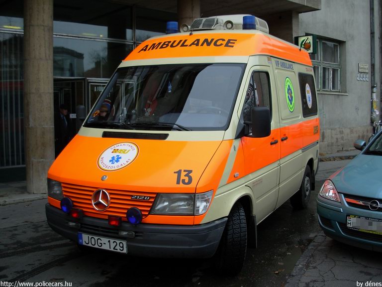 Mercedes-Benz Sprinter 212D, Budapest, Samaritanus Mentõszolgálat, fotó: dénes
Keywords: mentő magyar Magyarország mentőautó JOG-129