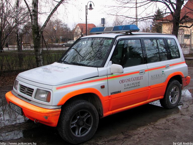 Suzuki Vitara, orvosi ügyelet, Normafa Egészségközpont Kft., fotó: Gál András
Keywords: mentő magyar Magyarország mentőautó GVC-486