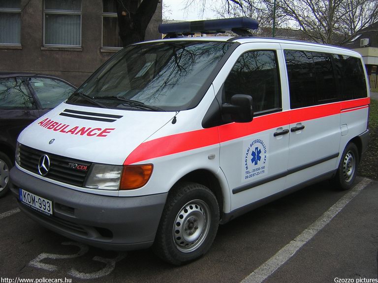 Mercedes-Benz Vito 110 CDI, Dunaújváros, Magyari Betegszállító és Szolgáltató Kft., fotó: Gzozzo pictures
Keywords: mentő magyar Magyarország mentőautó KOM-993