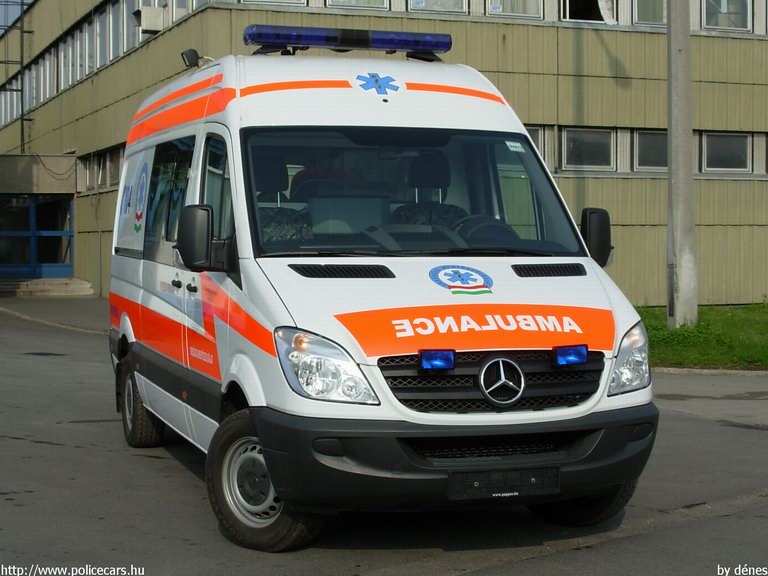 Mercedes Sprinter II 313 CDI, Országos Mentõszolgálat, fotó: dénes
Keywords: OMSZ mentő magyar magyarország mentőautó