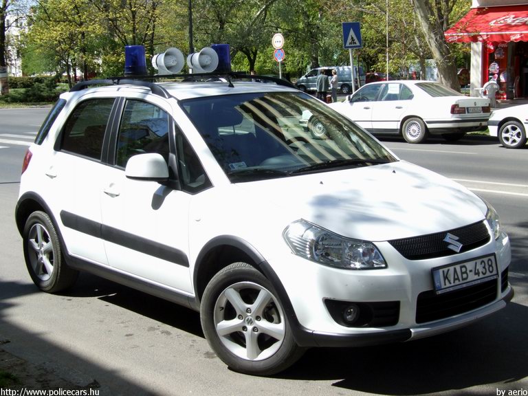 Suzuki SX4 4x4, orvosi ügyelet, fotó: aerio
Keywords: mentő magyar Magyarország mentőautó KAB-438