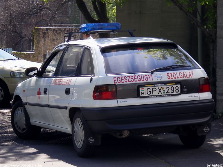 Opel Astra F, Budapest, vérszállítás, Semmelweis Egyetem, fotó: Antesz
Keywords: mentő magyar Magyarország mentőautó GPX-298
