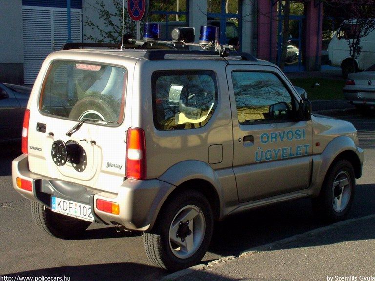 Suzuki Jimny, orvosi ügyelet, fotó: Szemlits Gyula
Keywords: mentő magyar Magyarország mentőautó KDF-102