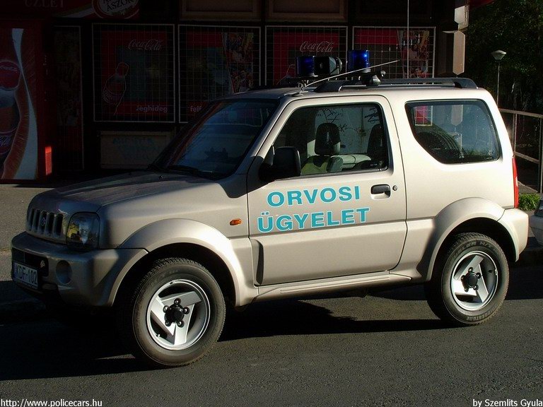 Suzuki Jimny, orvosi ügyelet, fotó: Szemlits Gyula
Keywords: mentő magyar Magyarország mentőautó KDF-102
