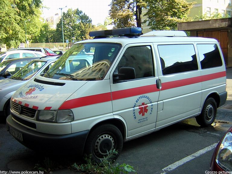 Volkswagen Transporter T4, Dunaújváros, Magyari Betegszállító és Szolgáltató Kft., fotó: Gzozzo pictures
Keywords: mentő magyar Magyarország mentőautó KPV-366