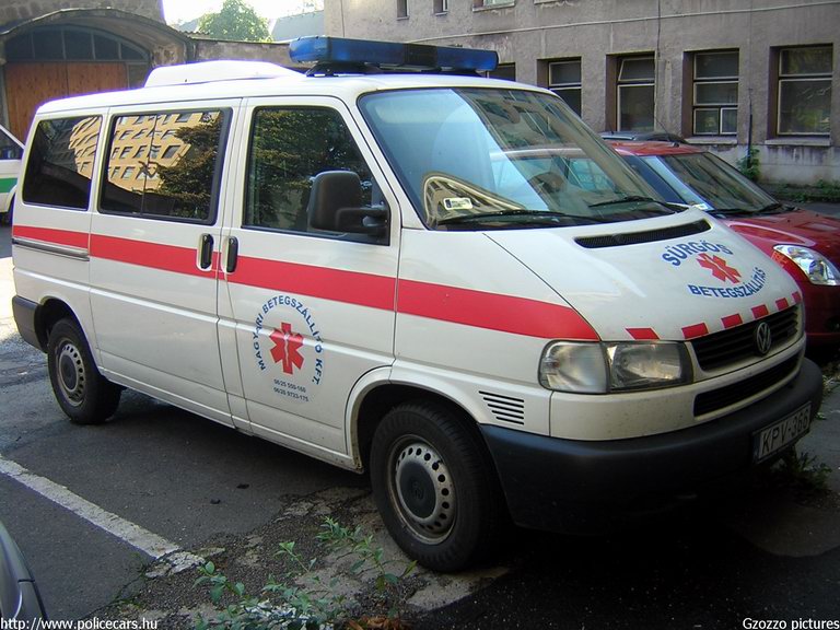 Volkswagen Transporter T4, Dunaújváros, Magyari Betegszállító és Szolgáltató Kft., fotó: Gzozzo pictures
Keywords: mentő magyar Magyarország mentőautó KPV-366