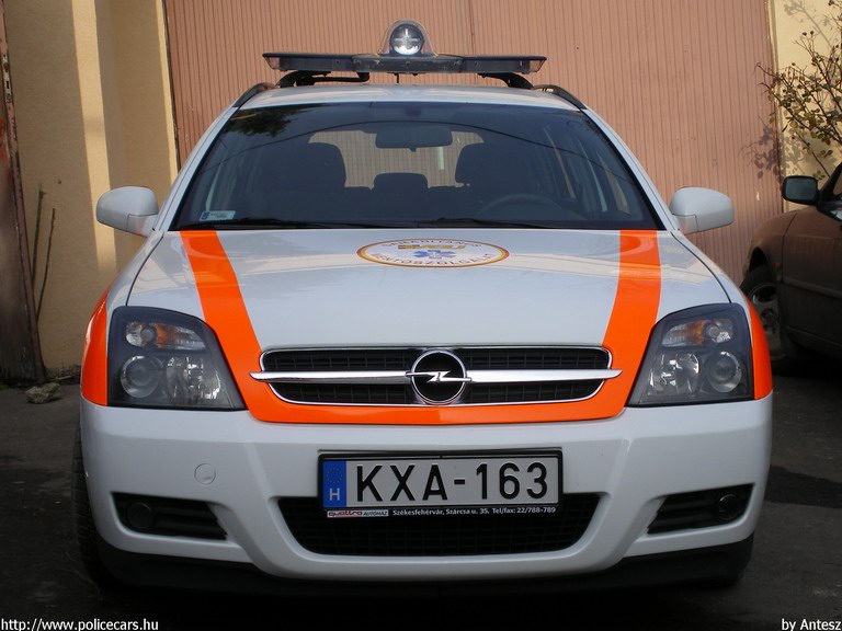 Opel Vectra C, Samaritanus Mentõszolgálat, fotó: Antesz
Keywords: mentő magyar Magyarország mentőautó KXA-163