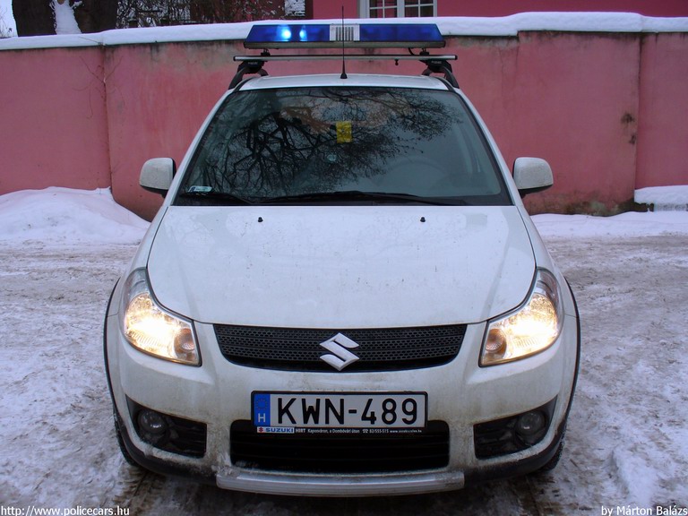 Suzuki SX4, Kaposvár, városkörnyéki orvosi ügyelet, fotó: Márton Balázs
Keywords: mentő magyar magyarország mentőautó KWN-489