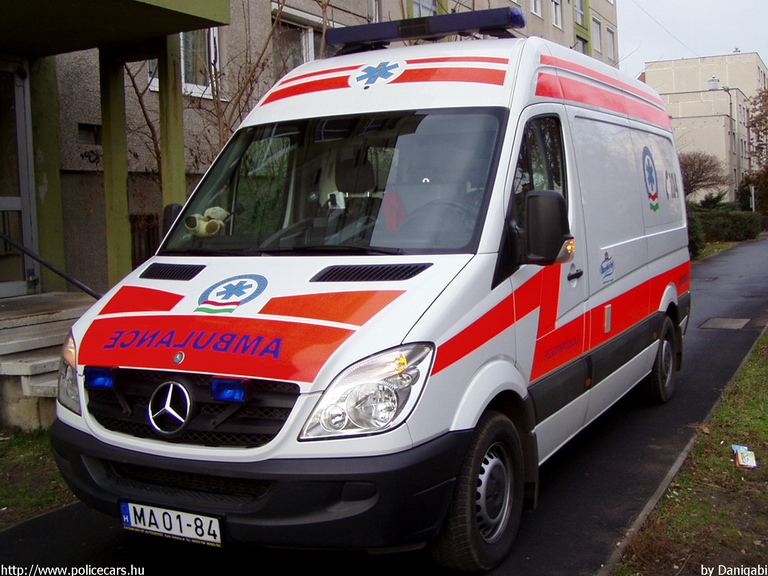 Mercedes Sprinter II, Országos Mentõszolgálat, fotó: Danigabi
Keywords: mentő mentőautó OMSZ magyar magyarország MA01-84
