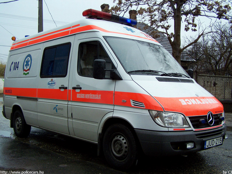 Mercedes Sprinter, Országos Mentõszolgálat, fotó: CJ
Keywords: mentő mentőautó OMSZ magyar magyarország JUD-215