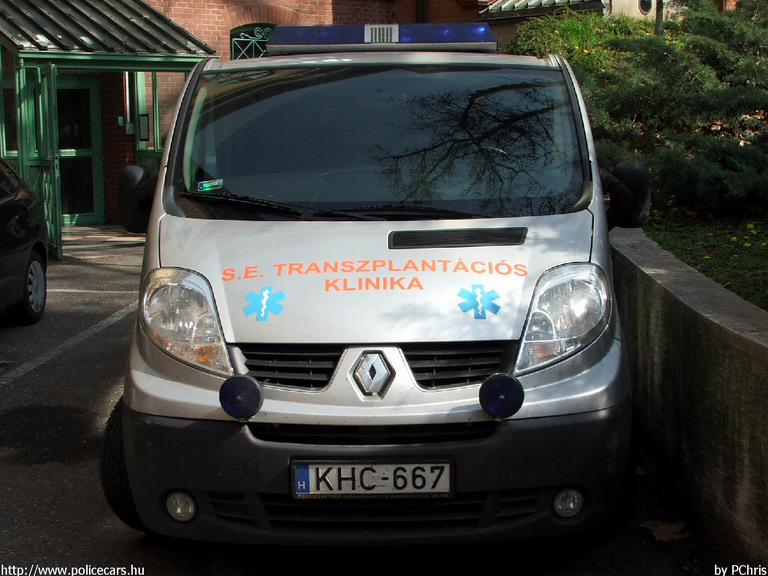 Renault Trafic, Semmelweis Egyetem Transzplantációs Klinika, fotó: PChris
Keywords: mentő magyar Magyarország mentőautó KHC-667