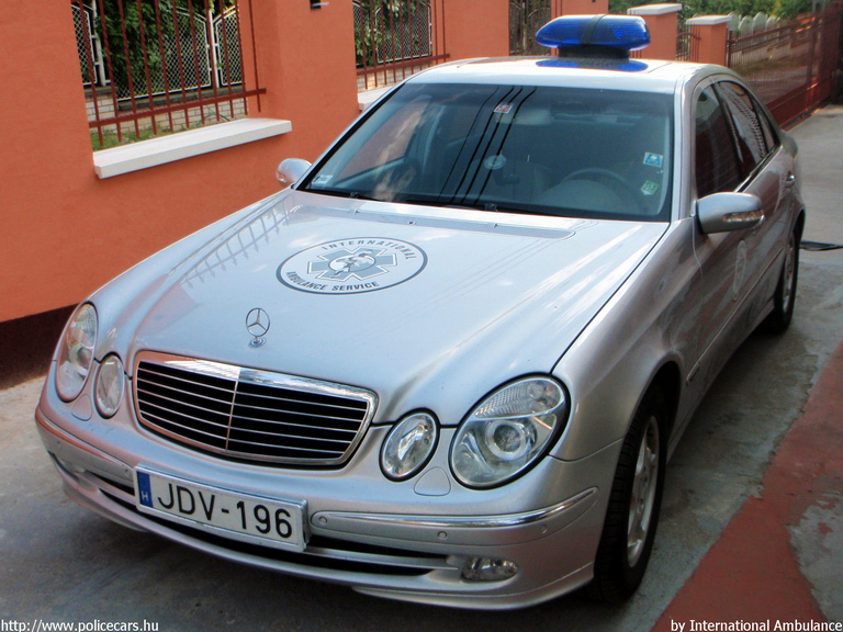 Mercedes-Benz E 200 Kompressor W211, International Ambulance, fotó: International Ambulance
Keywords: mentő magyar Magyarország mentőautó JDV-196