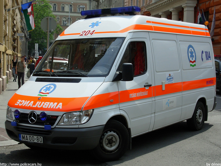 Mercedes Sprinter 313 CDI, Országos Mentõszolgálat, fotó: dénes
Keywords: mentő mentőautó OMSZ magyar magyarország MA00-80