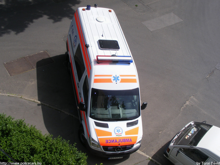 Mercedes Sprinter II 315 CDI, Országos Mentõszolgálat, fotó: Turai Dávid
Keywords: mentő mentőautó OMSZ magyar magyarország MA02-53