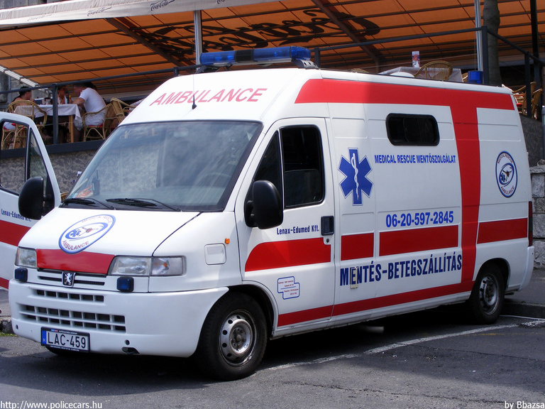 Peugeot Boxer, Medical Rescue Mentõszolgálat, fotó: Bbazsa
Keywords: mentő magyar Magyarország mentőautó LAC-459