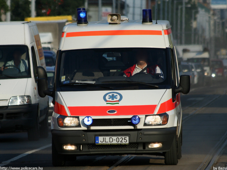 Ford Transit, Országos Mentõszolgálat, fotó: Bazsi
Keywords: mentő mentőautó OMSZ magyar magyarország JLD-025