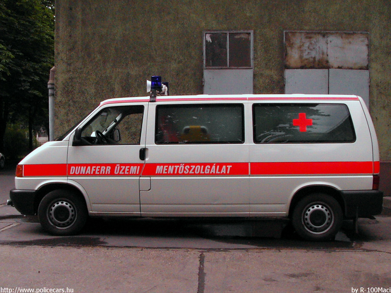 Volkswagen Transporter T4, Dunaújváros, Dunaferr Üzemi Mentõszolgálat, fotó: R-100Maci
Keywords: mentő magyar Magyarország mentőautó IBH-380