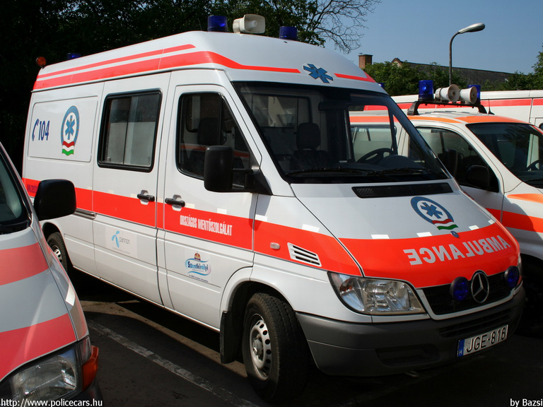 Mercedes Sprinter, Országos Mentõszolgálat, fotó: Bazsi
Keywords: mentő mentőautó OMSZ magyar magyarország JGE-816