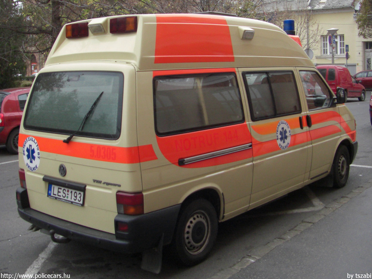 Volkswagen Transporter T4, Betegszállító Bt., fotó: tszabi
Keywords: mentő magyar Magyarország mentőautó LES-193