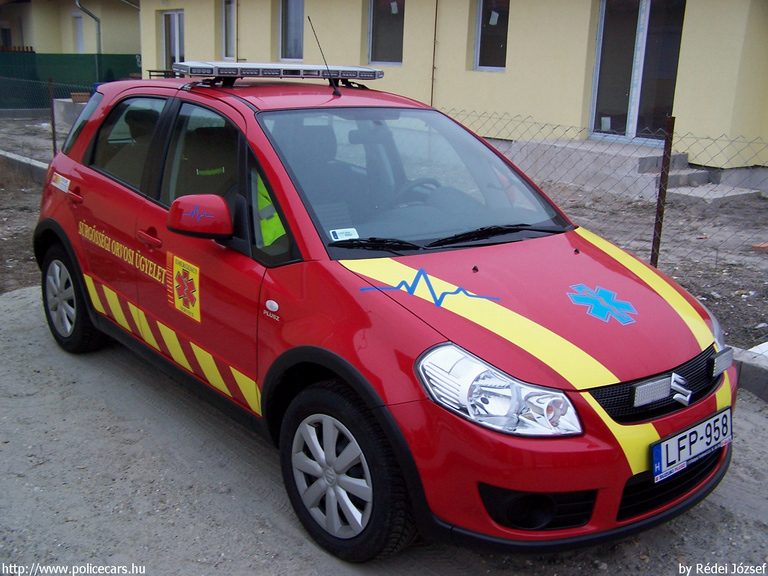 Suzuki SX4, orvosi ügyelet, Szolnok, Emergency Service, fotó: Rédei József
Keywords: mentő magyar Magyarország mentőautó LFP-958