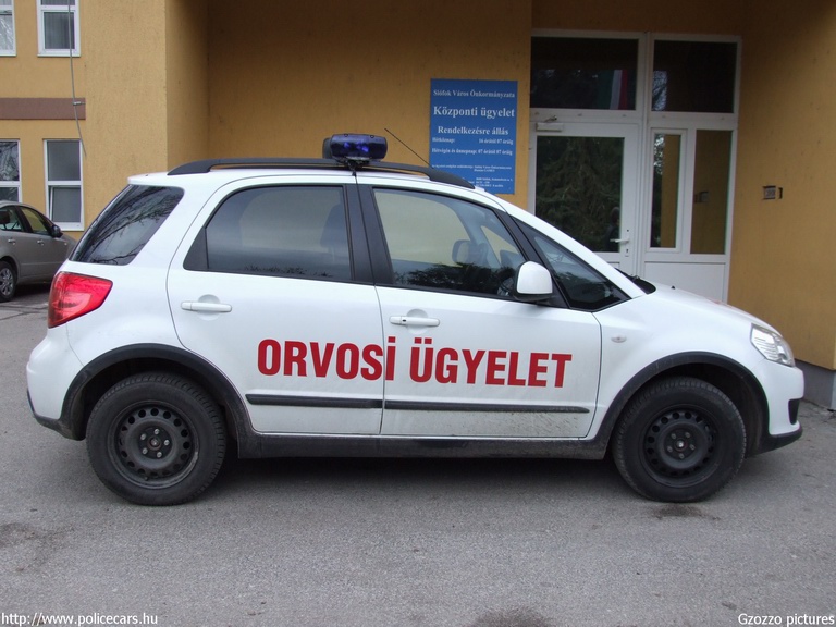 Suzuki SX4 4x4, Siófok, orvosi ügyelet, fotó: Gzozzo pictures
Keywords: mentő magyar Magyarország mentőautó LGN-827