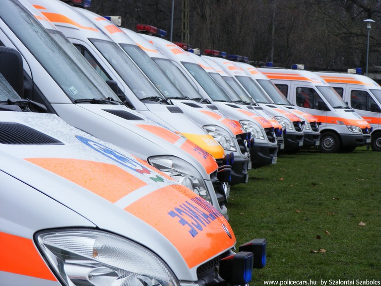 Mercedes Sprinter, Országos Mentõszolgálat, fotó: Szalontai Szabolcs
Keywords: mentő mentőautó OMSZ magyar magyarország