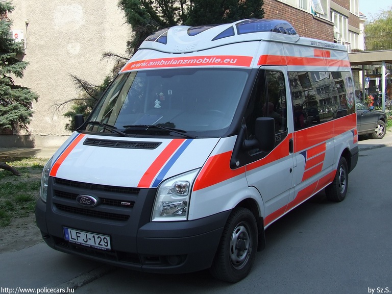 Ford Transit, fotó: Sz.S.
Keywords: mentő mentőautó magyar Magyarország LFJ-129