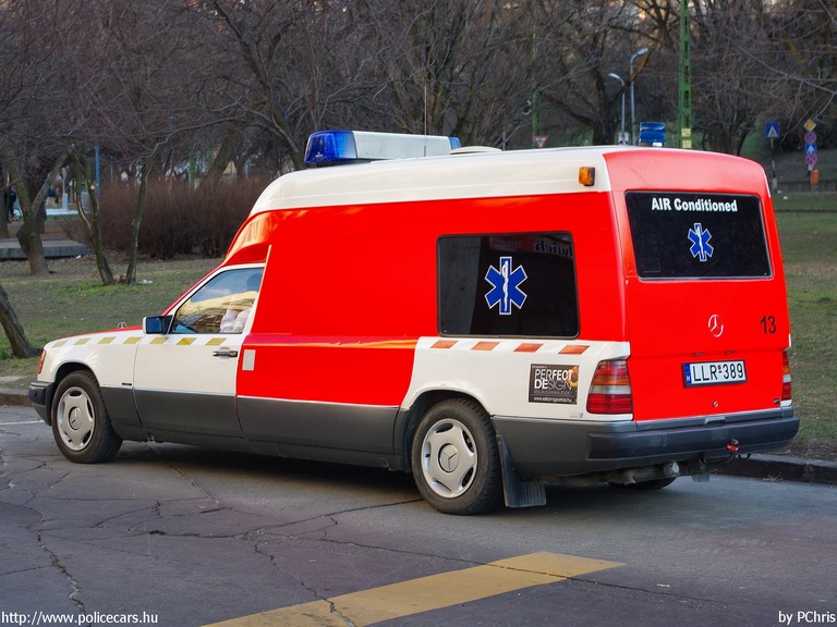 Mercedes-Benz E Binz, Pest Megyei Speciális Mentõk, fotó: PChris
Keywords: mentő mentőautó magyar Magyarország LLR-389
