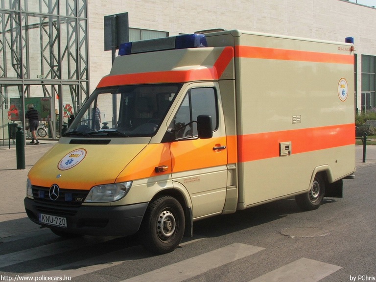 Mercedes-Benz Sprinter 313, Samaritanus Mentõszolgálat, fotó: PChris
Keywords: mentő mentőautó magyar Magyarország KNU-720