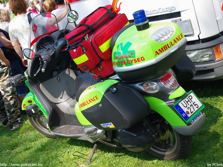 Aprilia Scarabeo 500, Fõnix S.O.S. Zrt., fotó: PChris
Keywords: mentő magyar magyarország mentőmotor