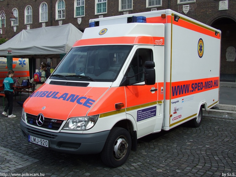 Mercedes-Benz Sprinter 413 CDi, Sped-Med Ambulance, fotó: Sz.S.
Keywords: mentő mentőautó magyar Magyarország LMJ-920