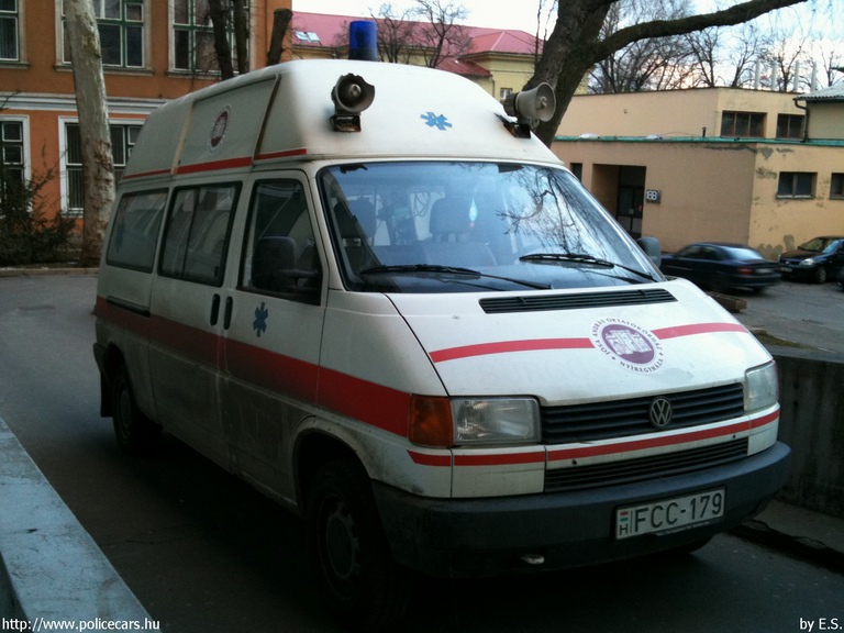 Volkswagen Transporter T4, Jósa András Oktatókórház Nyíregyháza, fotó: E.S.
Keywords: mentő mentőautó magyar Magyarország FCC-179