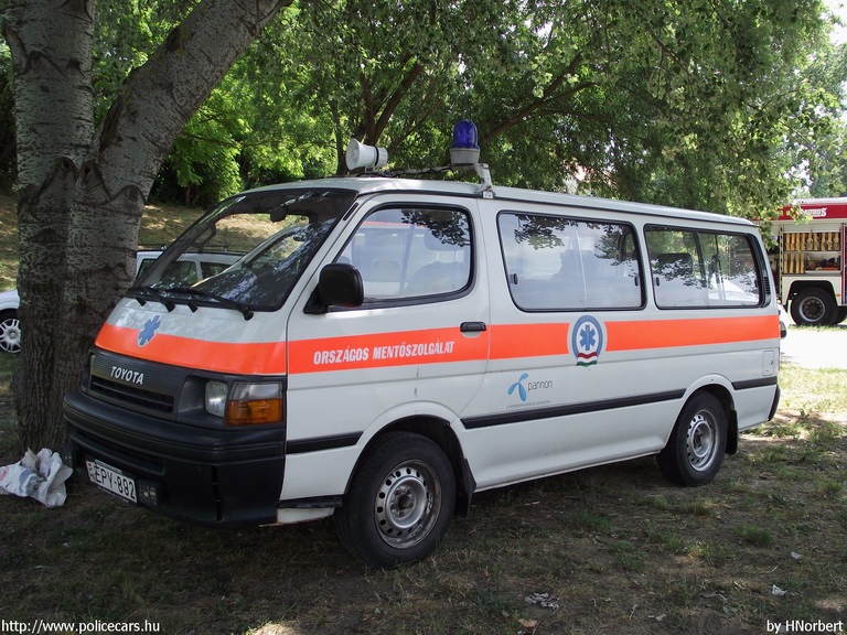 Toyota Hiace, Országos Mentõszolgálat, fotó: HNorbert
Keywords: mentő mentőautó OMSZ magyar Magyarország EPY-892