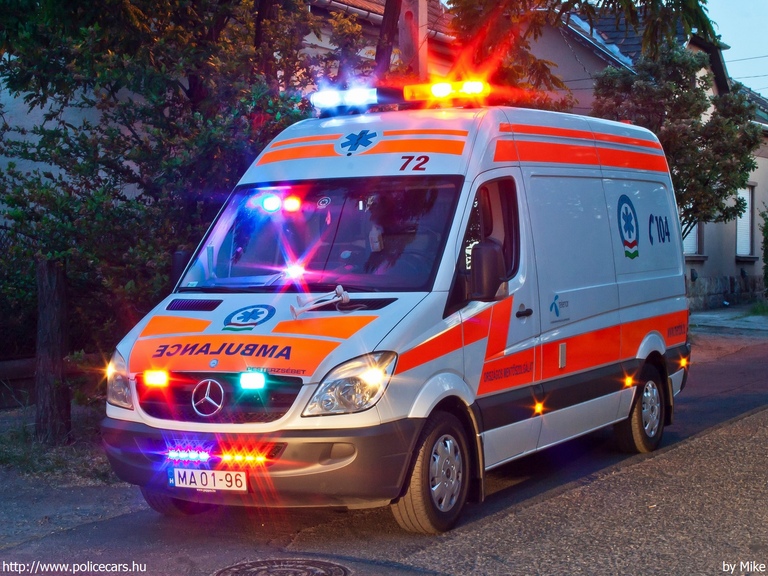 Mercedes Sprinter, Országos Mentõszolgálat, fotó: Mike
Keywords: mentő mentőautó magyar Magyarország OMSZ MA01-96