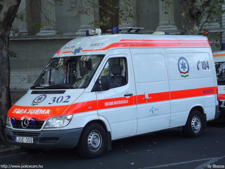 Mercedes-Benz Sprinter, Országos Mentõszolgálat, Budapest, fotó: Bbazsa
Keywords: mentő mentőautó magyar Magyarország OMSZ JGE-350