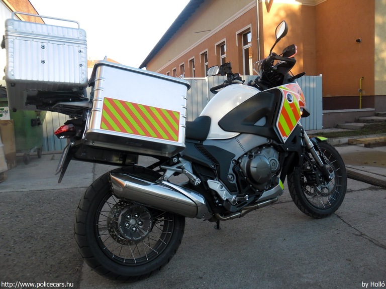 HONDA VFR 1200 X Crosstourer, Országos Mentõszolgálat, fotó: Holló
Keywords: mentő mentőmotor motor magyar OMSZ Magyarország UKP-445