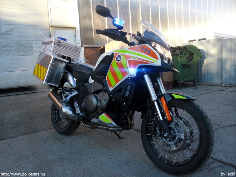 HONDA VFR 1200 X Crosstourer, Országos Mentõszolgálat, fotó: Holló
Keywords: mentő mentőmotor motor magyar OMSZ Magyarország UKP-445