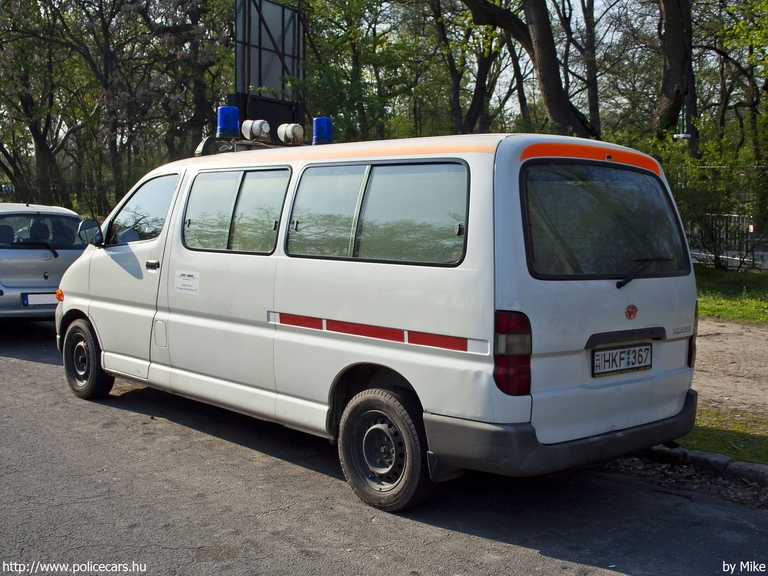 Toyota Hiace, Duo-Medic ´06 Egészségügyi Szolgáltató Kft., fotó: Mike
Keywords: mentő magyar Magyarország mentőautó HKF-367