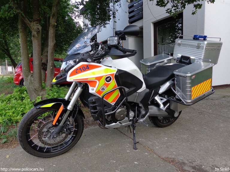 HONDA VFR 1200 X Crosstourer, Országos Mentõszolgálat, fotó: Sinkó
Keywords: mentő mentőmotor motor magyar OMSZ Magyarország UKP-445