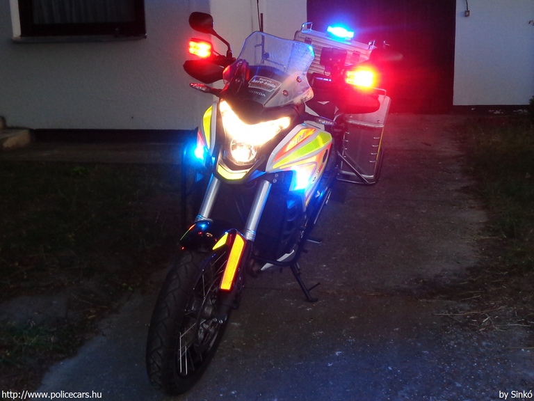 HONDA VFR 1200 X Crosstourer, Országos Mentõszolgálat, fotó: Sinkó
Keywords: mentő mentőmotor motor magyar OMSZ Magyarország UKP-445