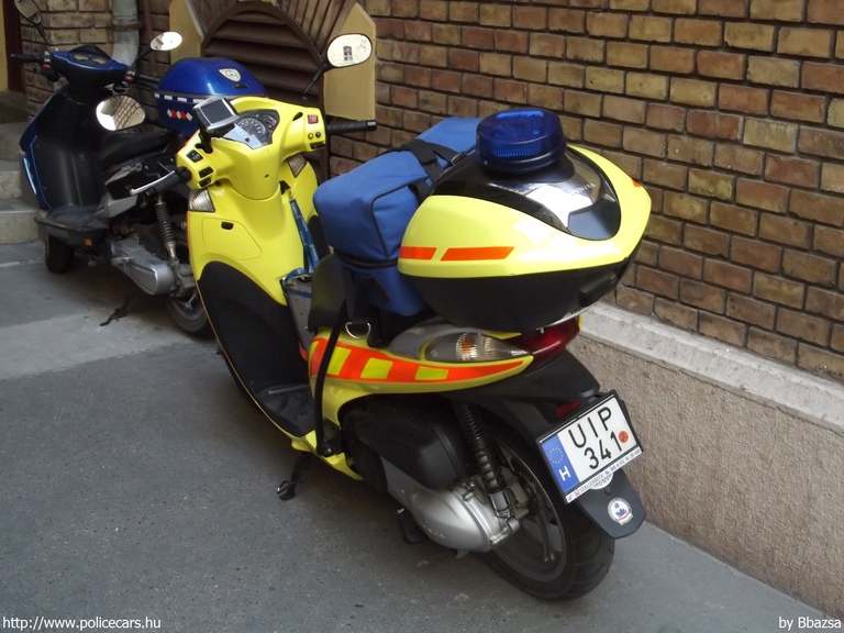 Honda SH300i, Országos Mentõszolgálat, fotó: Bbazsa
Keywords: mentő magyar Magyarország motor mentőmotor UIP-341