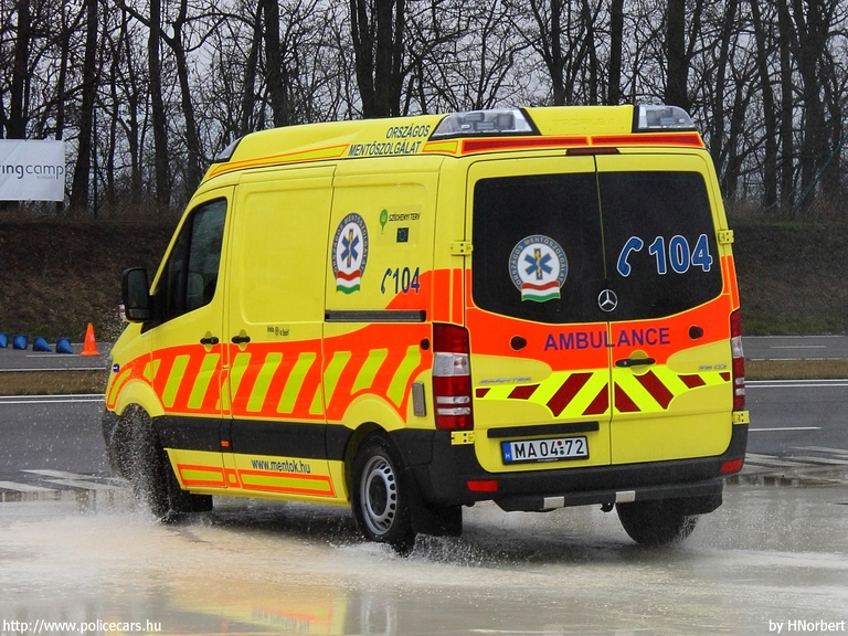 Mercedes-Benz Sprinter 316 CDI, Országos Mentõszolgálat, fotó: HNorbert
Keywords: mentő mentőautó OMSZ magyar Magyarország MA04-72