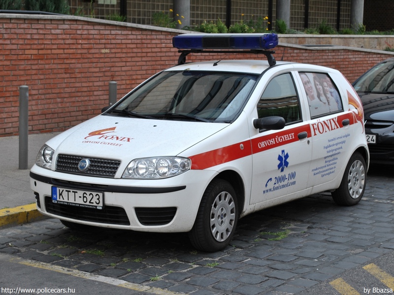 Fiat Punto, orvosi ügyelet, Budapest, Fõnix S.O.S. Zrt., fotó: Bbazsa
Keywords: mentő mentőautó magyar Magyarország KTT-623 ambulance hungarian Hungary