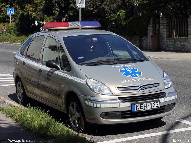 Citroen Xsara Picasso, orvosi ügyelet, Készenléti Mentõk Kft., fotó: HNorbert
Keywords: mentő mentőautó magyar Magyarország KEH-132 ambulance hungarian Hungary